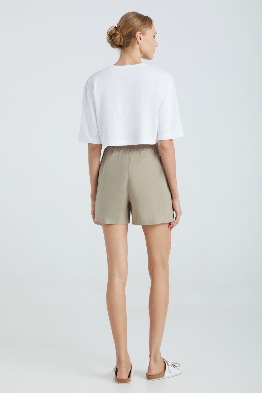 Wrinkles Shorts - Beige