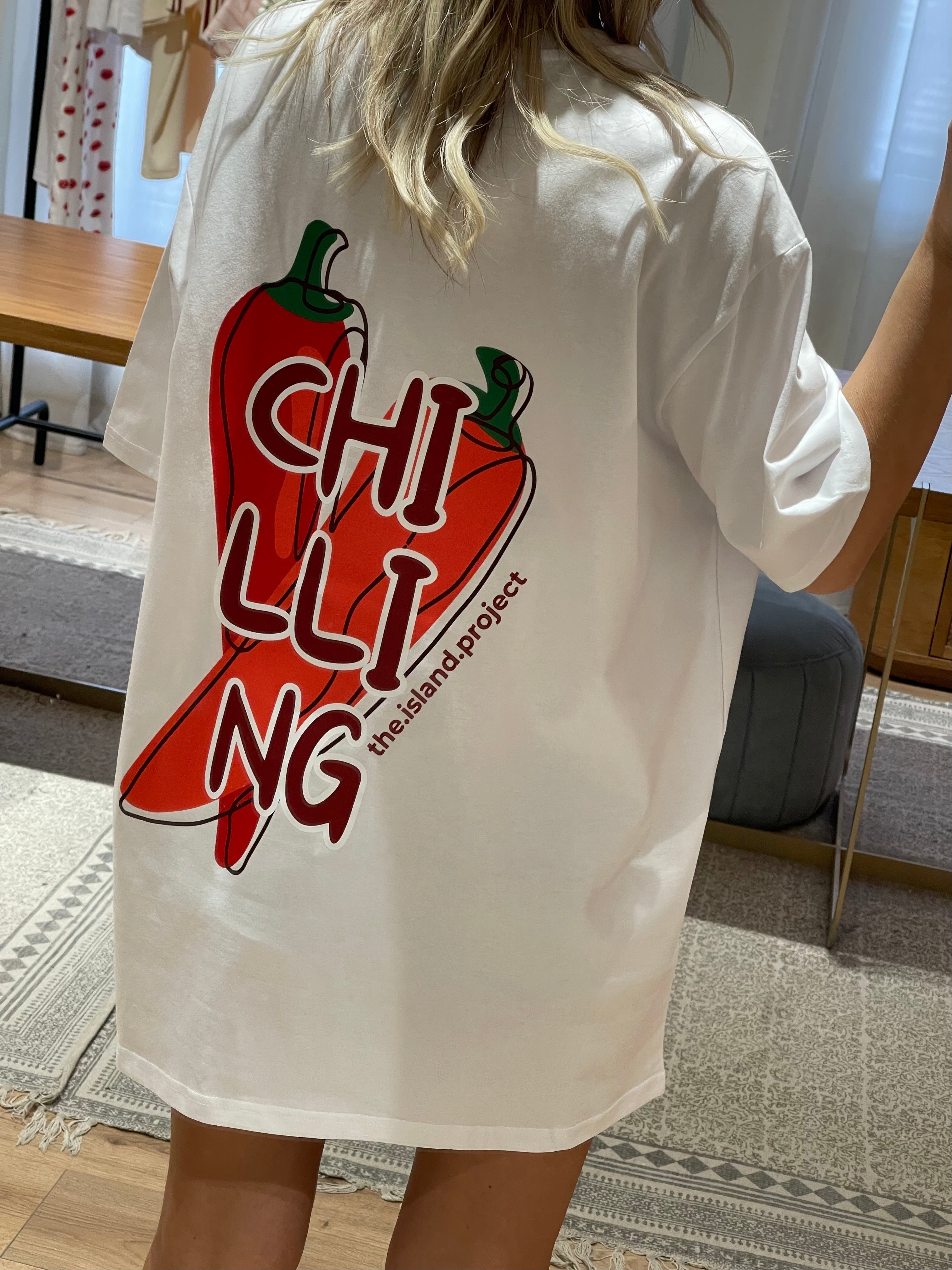 Unisex Oversized Tshirt “Chilling” White