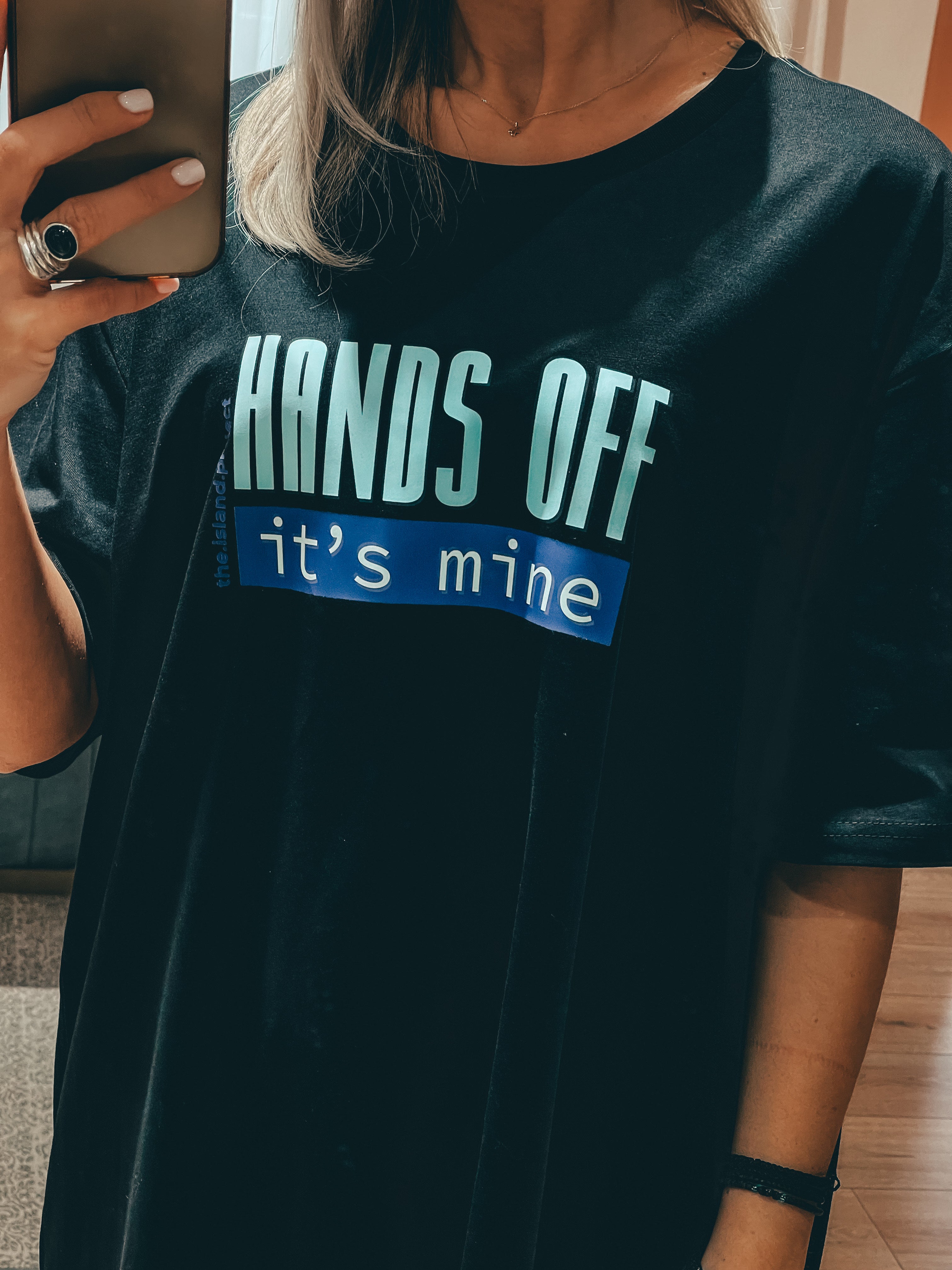 Unisex Oversized Tshirt "Hands Off" Black